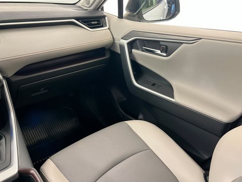 Certified 2025 Toyota RAV4 Limited w/ Advanced Technology Package AWD/4WD image 10