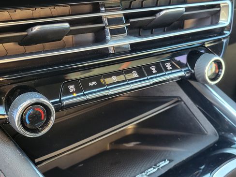 Used 2024 Chevrolet Traverse RS w/ LPO, Floor Liner Package image 22