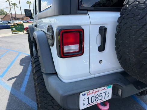 Used 2021 Jeep Wrangler Unlimited Sport AWD/4WD image 11