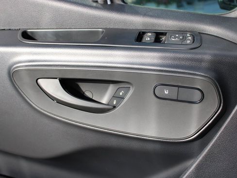 Used 2025 Mercedes-Benz Sprinter 2500 image 9