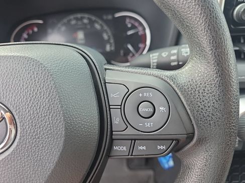 Used 2025 Toyota RAV4 LE AWD/4WD image 16