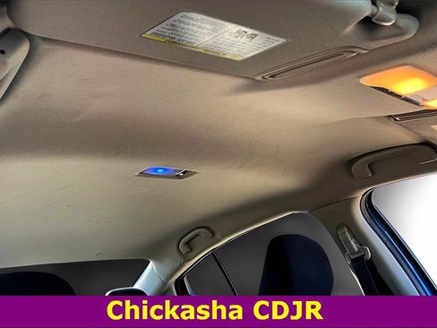 Used 2020 Nissan Versa S image 24