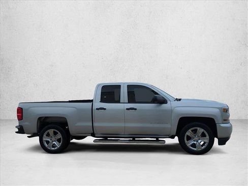 Used 2016 Chevrolet Silverado 1500 Custom w/ Custom Convenience Package RWD image 4