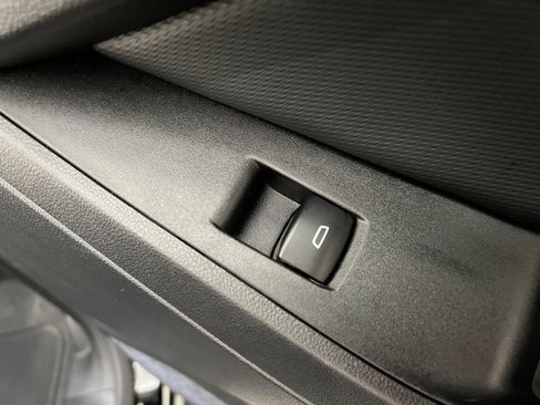 Used 2025 Chevrolet Equinox LT FWD image 20