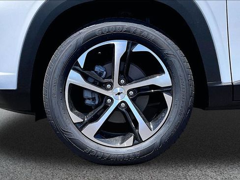 New 2026 Chevrolet Trax RS w/ Sunroof Package FWD image 10
