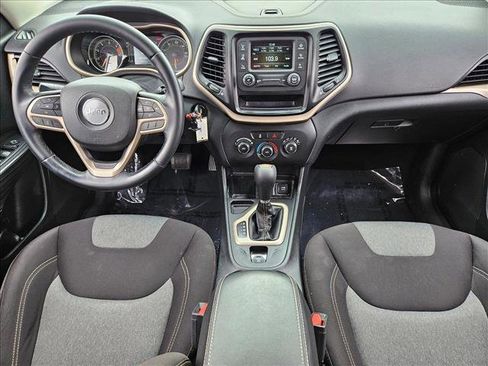 Used 2017 Jeep Cherokee Altitude image 15