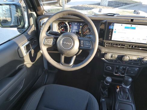 New 2025 Jeep Gladiator Sport image 12