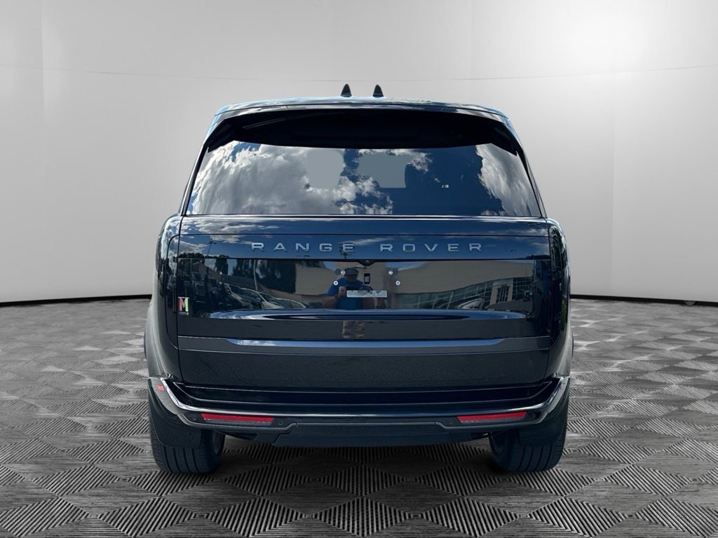 Used 2025 Land Rover Range Rover SE AWD/4WD image 7