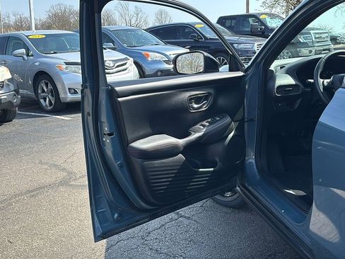 Used 2024 Honda HR-V Sport image 11