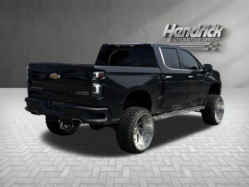Used 2021 Chevrolet Silverado 1500 High Country w/ Technology Package AWD/4WD image 9