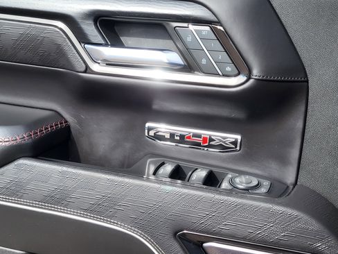 Used 2023 GMC Sierra 1500 AT4X image 22