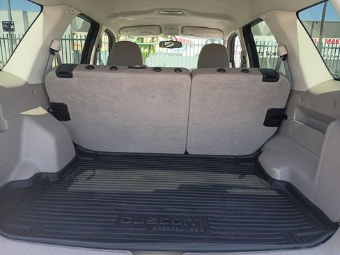 Used 2011 Ford Escape XLT image 10