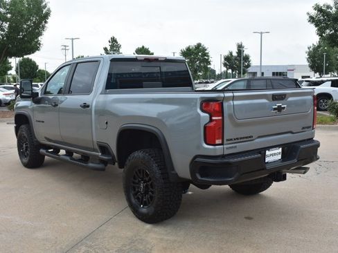 New 2026 Chevrolet Silverado 2500 ZR2 w/ LPO, Dark Essentials Package AWD/4WD image 9