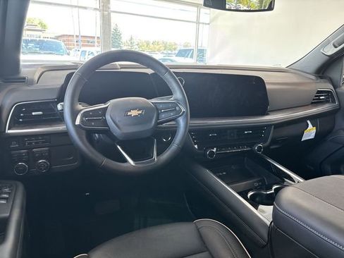 New 2025 Chevrolet Suburban Premier image 22