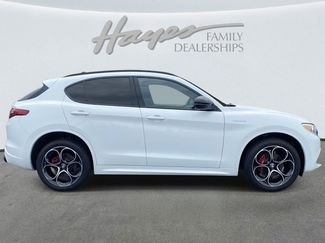 Used 2022 Alfa Romeo Stelvio Veloce video 2