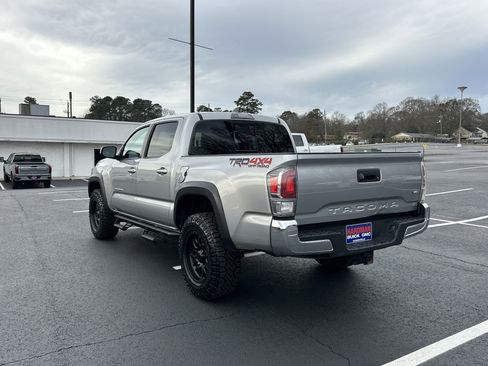 Used 2020 Toyota Tacoma TRD Off-Road image 5