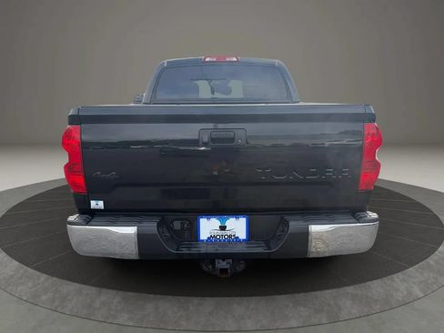 Used 2018 Toyota Tundra SR5 w/ SR5 Upgrade Package AWD/4WD image 4