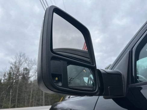 Used 2024 RAM 3500 Big Horn w/ Sport Appearance Package image 32