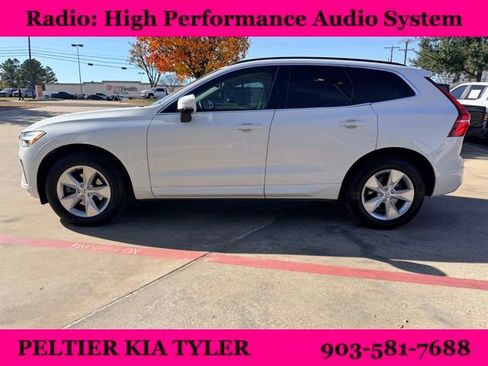 Used 2022 Volvo XC60 B5 Momentum image 9