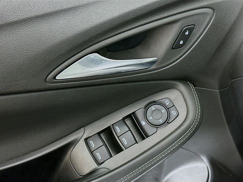 Used 2025 Buick Encore GX Preferred FWD image 15