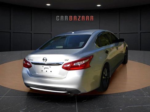 Used 2017 Nissan Altima 2.5 SV image 5