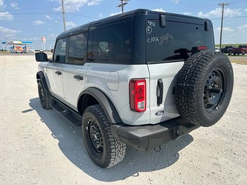 New 2026 Ford Bronco Big Bend w/ Black Diamond Package AWD/4WD image 4