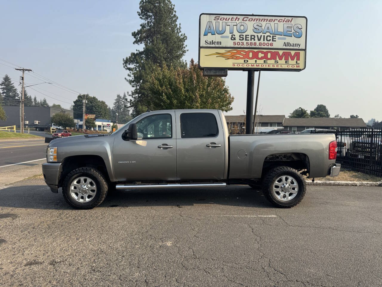 Used 2013 Chevrolet Silverado 3500 LTZ w/ LTZ Plus Package AWD/4WD image 2
