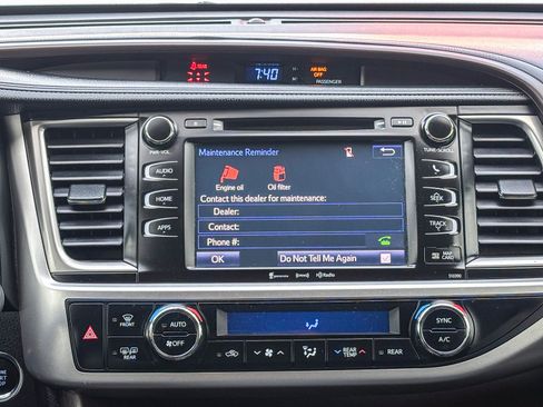 Used 2019 Toyota Highlander XLE image 17