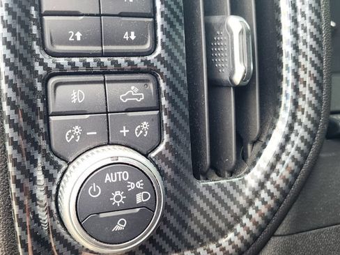 Used 2020 GMC Sierra 1500 AT4 w/ AT4 Premium Package AWD/4WD image 29