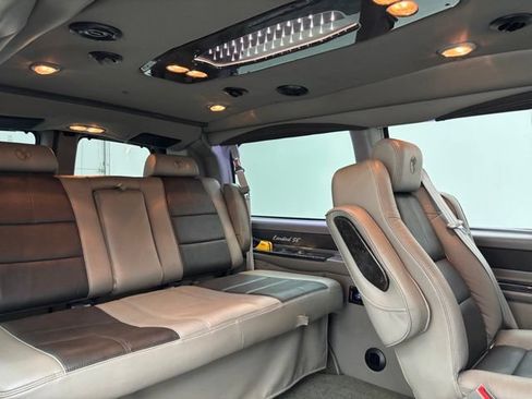 Used 2019 GMC Savana 2500 w/ Enhanced Convenience Package RWD image 41