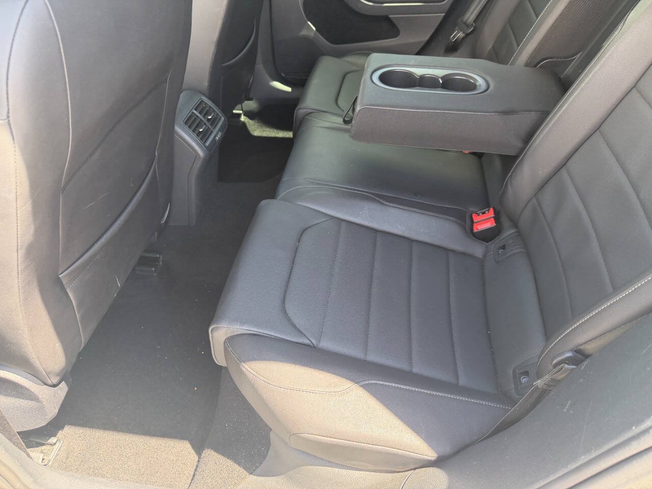 Used 2015 Volkswagen Golf TDI S FWD image 21