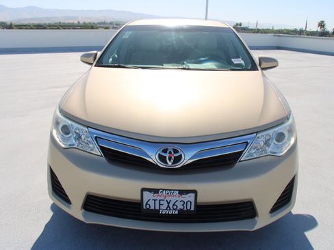 Used 2012 Toyota Camry LE FWD image 7