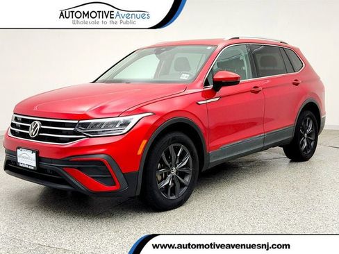 Used 2022 Volkswagen Tiguan SE AWD/4WD image 1