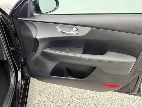 Used 2023 Kia Forte LXS w/ LXS Technology Package FWD image 25