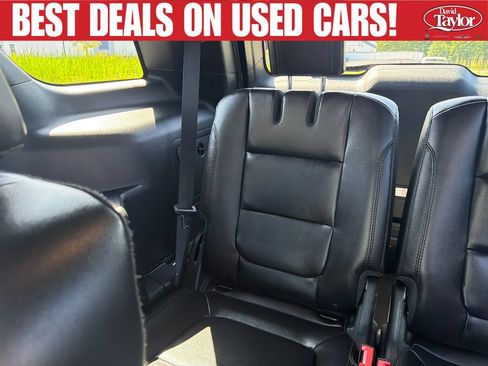 Used 2018 Ford Explorer XLT w/ Equipment Group 202A FWD image 27