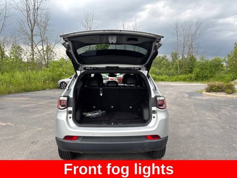 Used 2026 Jeep Compass Limited AWD/4WD image 16