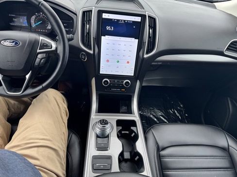 Used 2024 Ford Edge SEL w/ Convenience Package image 19