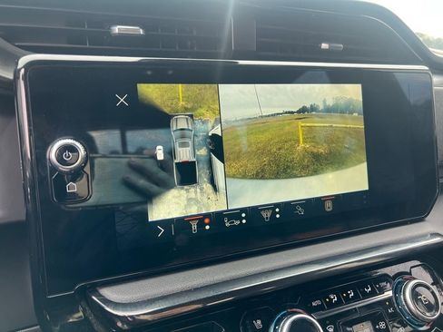 Used 2024 GMC Sierra 1500 AT4 w/ Technology Package image 18