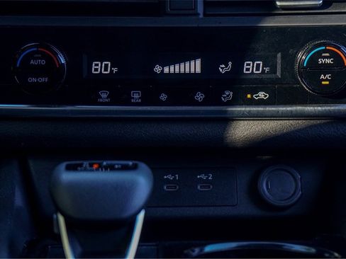 Used 2024 Nissan Rogue SV image 22