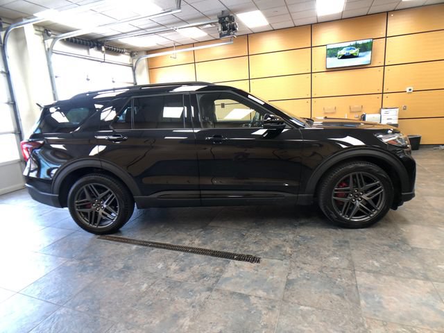 Used 2025 Ford Explorer ST AWD/4WD image 8
