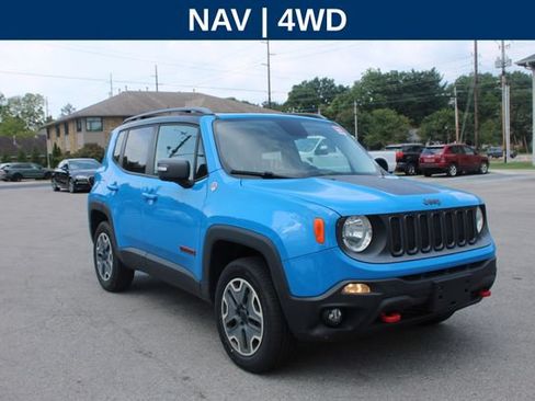Used 2015 Jeep Renegade Trailhawk w/ Premium Leather Group AWD/4WD image 2