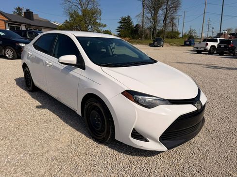 Used 2019 Toyota Corolla LE image 7