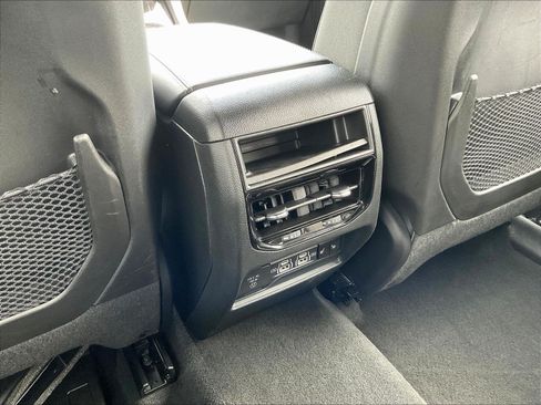 Used 2025 Jeep Grand Cherokee Limited AWD/4WD image 10