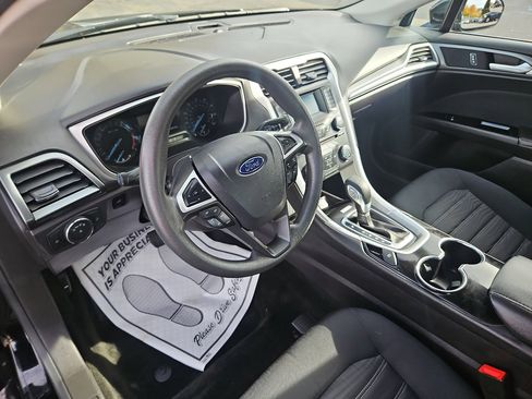 Used 2016 Ford Fusion SE image 12