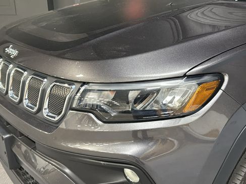 Used 2022 Jeep Compass Latitude w/ Sun and Sound Group AWD/4WD image 8