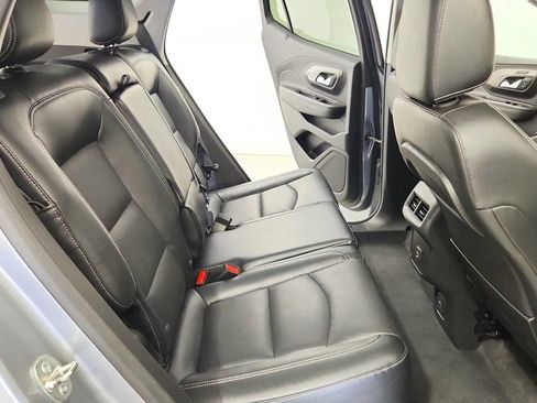 Used 2024 GMC Terrain SLT AWD/4WD image 26