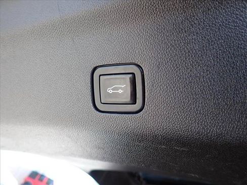 Used 2021 GMC Yukon XL SLT AWD/4WD image 10