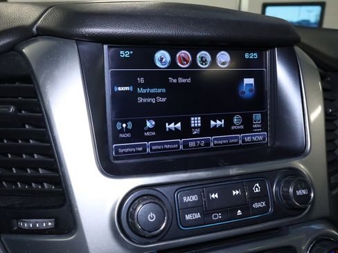 Used 2019 Chevrolet Suburban LT image 28