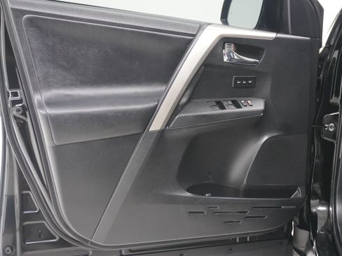 Used 2015 Toyota RAV4 Limited w/ Technology Package FWD image 14