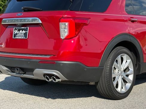 Used 2022 Ford Explorer Platinum w/ Equipment Group 601A RWD image 14